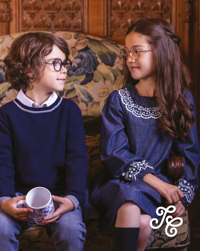 🦔 Tartine et Chocolat 🦔 

🎒 Back to School !

👓 Une rentrée sous le signe de l'élégance avec les montures Tartine et Chocolat : chic, confortables et raffinées, elles accompagnent les enfants dans toutes leurs aventures.

✨ Une touche de douceur pour bien commencer l’année, avec toute la poésie de l’univers Tartine et Chocolat.

Références : TCAA418C07 & TCMM324D20

#Tartineetchocolat #opaleyewear #lunettesenfants #nouvellecollection #rentrée2025